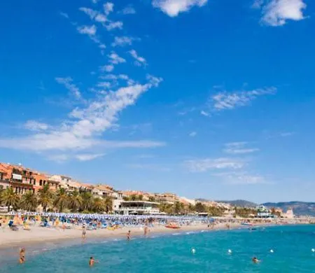 Casa Silvia A Pochi Passi Dal Mare Di Апартаменты *