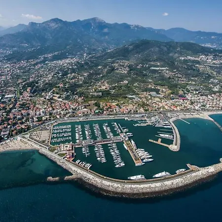 Casa Silvia A Pochi Passi Dal Mare Di