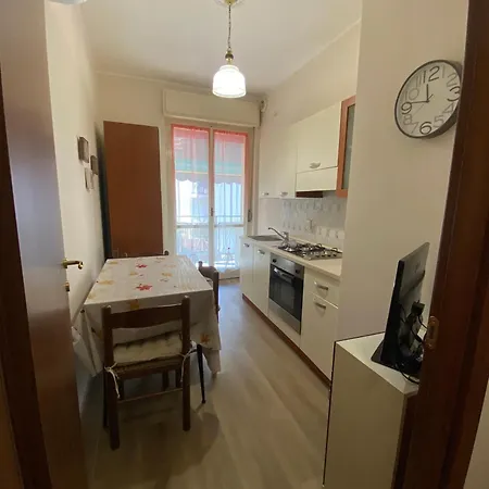 Casa Silvia A Pochi Passi Dal Mare Di *