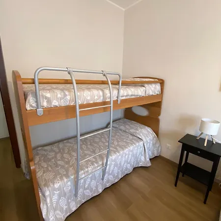 Casa Silvia A Pochi Passi Dal Mare Di * Лоано