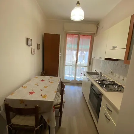 Casa Silvia A Pochi Passi Dal Mare Di Апартаменты *