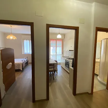Апартаменты Casa Silvia A Pochi Passi Dal Mare Di