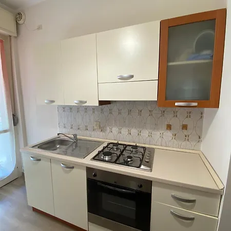 Casa Silvia A Pochi Passi Dal Mare Di Лоано